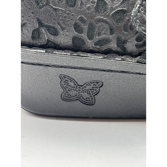 Elegant Black Mary Jane Shoes - Picture 3 of 9